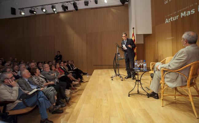 Artur Mas a la sala d'actes Oriol Bohigas de l'Ateneu
